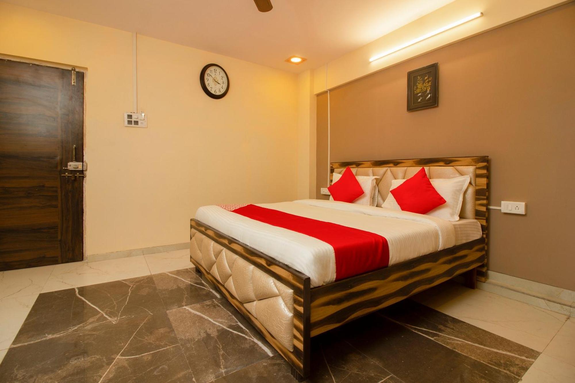Hotel O The Star Hotel Panvel Exterior foto