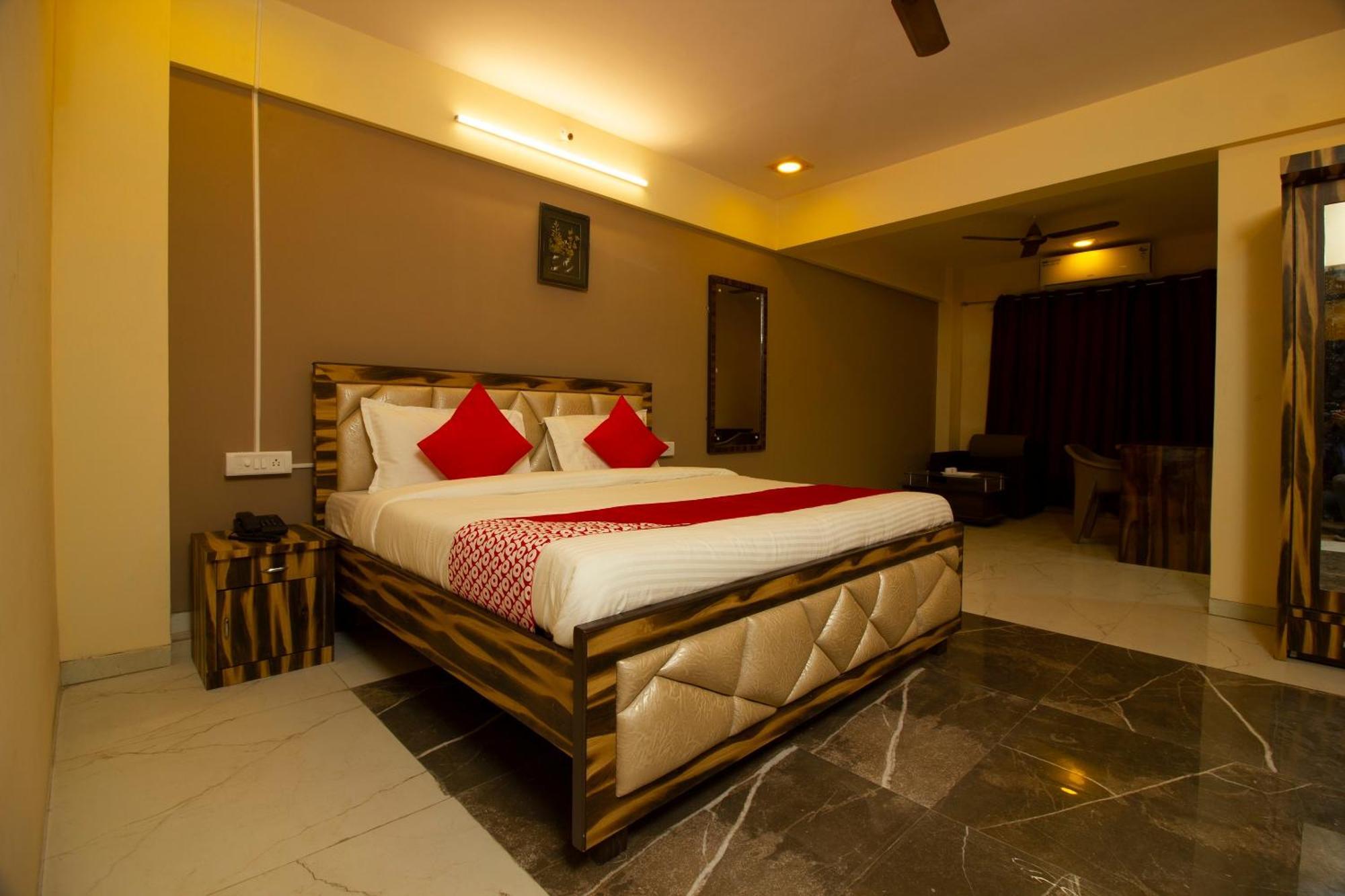 Hotel O The Star Hotel Panvel Exterior foto